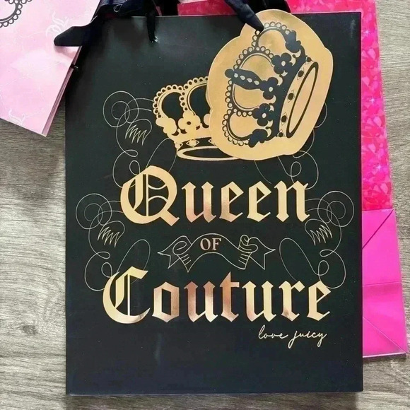 Juicy Couture Home 3 Piece Gift Bag Set With Gift Tags Velvet Handles - Picture 3 of 10